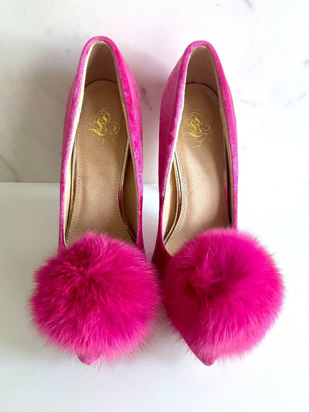 Liliana Affair Velvet Pump